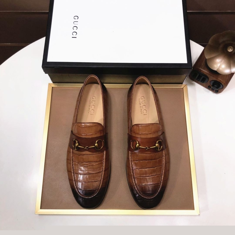 G*u*i leather shoes